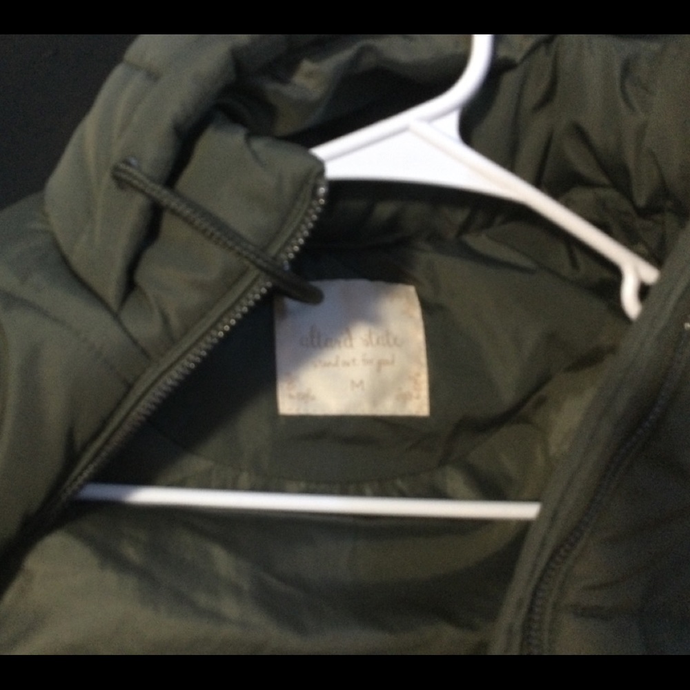 Altar’d State zip up vest with a hood - Picture 3 of 3